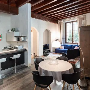 Rosa Luxury Apartment