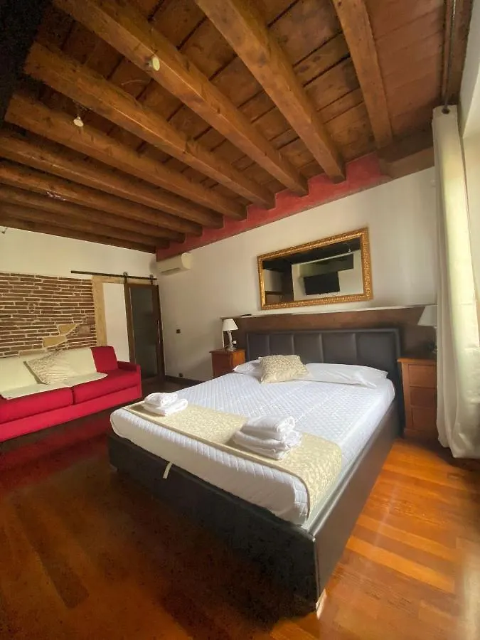Apartment Ferienwohnung Roma Loft Verona Italien